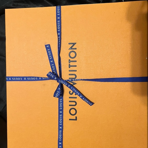 LOUIS VUITTON
Calfskin Shearling LV Archlight Sneaker HalfBoots 37 1/2Blk/Blue - Picture 4 of 7